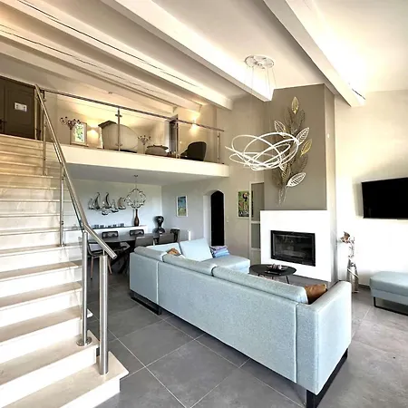 La Mandragora, Belle Pour 6 Personnes Avec Piscine A Debordement Et Vue A * La Londe-les-Maures